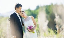 新郎结婚吃自己的瓜,新郎意外吃下自己的“甜蜜瓜”