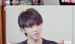 采访时路人吃瓜,路人围观，揭秘吃瓜群众的现场实况