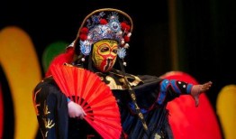 川剧吃瓜变脸视频,吃瓜变脸，瞬间切换表情的神奇表演