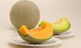 吃蜜瓜的李节,甜蜜滋味，尽享清凉