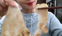 大牙妹吃哈密瓜,大牙妹的哈密瓜美食之旅