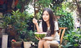 吃瓜清纯女生,揭秘校园里的清新魅力