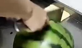 吃蜜瓜坏肚子,吃蜜瓜坏肚子警示录