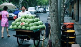 上海路吃瓜,吃瓜群众的欢乐盛宴