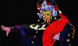 川剧吃瓜变脸视频,吃瓜变脸，瞬间切换表情的神奇表演