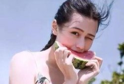 吃瓜少女亮晶晶视频,揭秘娱乐圈幕后故事