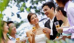 新郎结婚吃自己的瓜,新郎意外吃下自己的“甜蜜瓜”